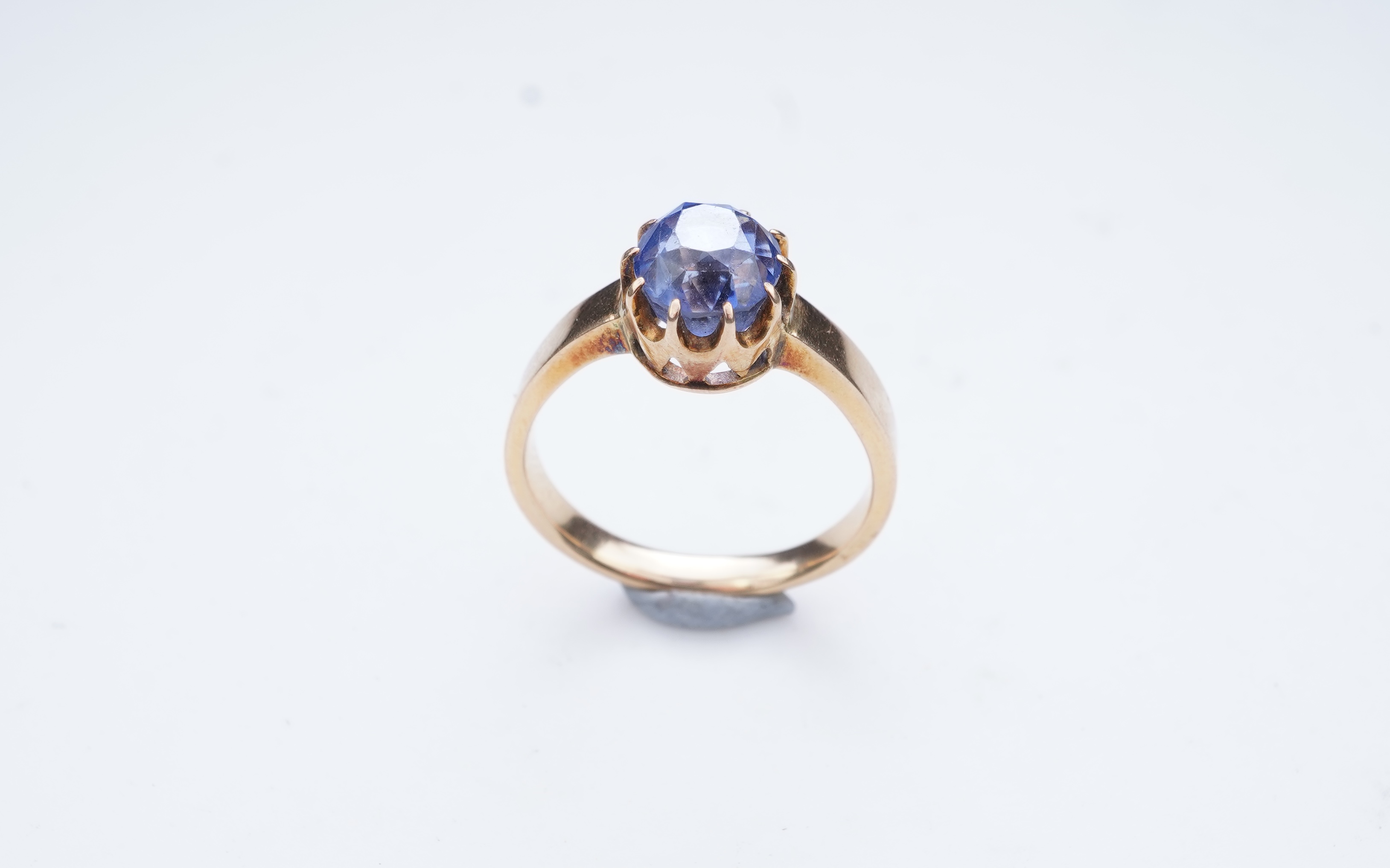 A sapphire ring, early 20th century